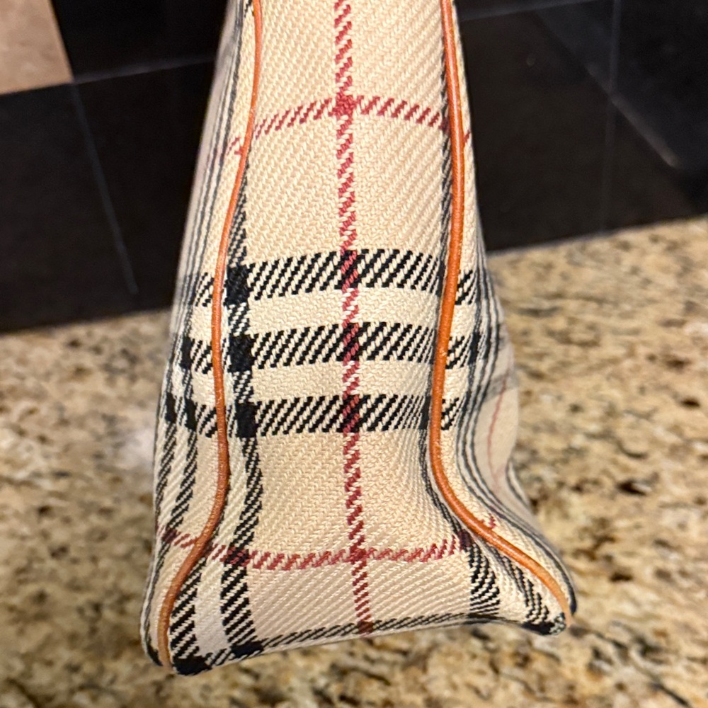 BURBERRY Burberry Nova Check shoulder bag. Designer Handbag Tan and Black EUC - Picture 12 of 13